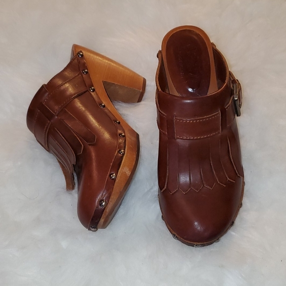 Madewell Shoes - 1937 leather clogs